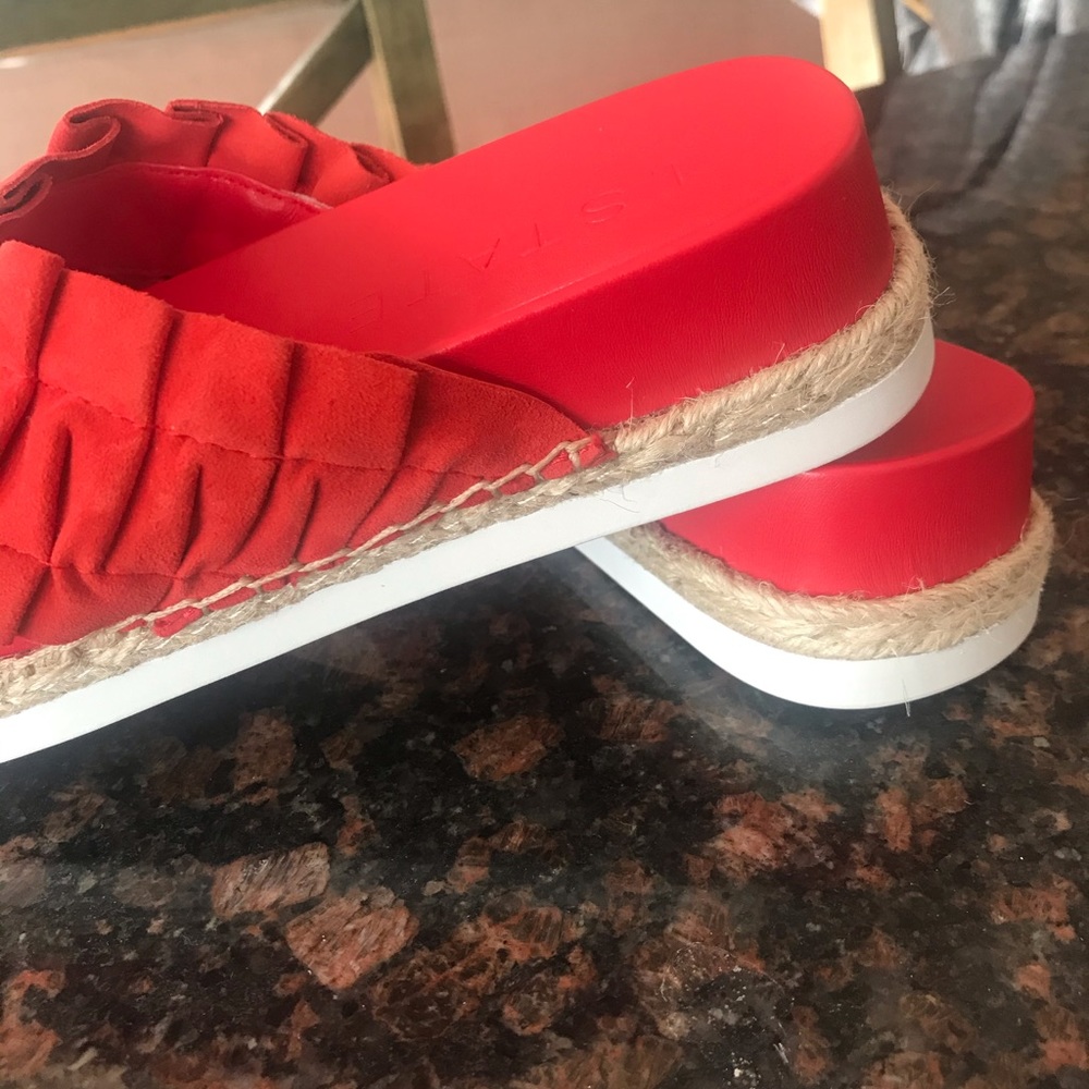 Red slides - Picture 3 of 4